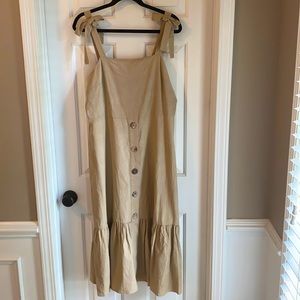 NWT. Emma and Michelle midi dress.Size L.